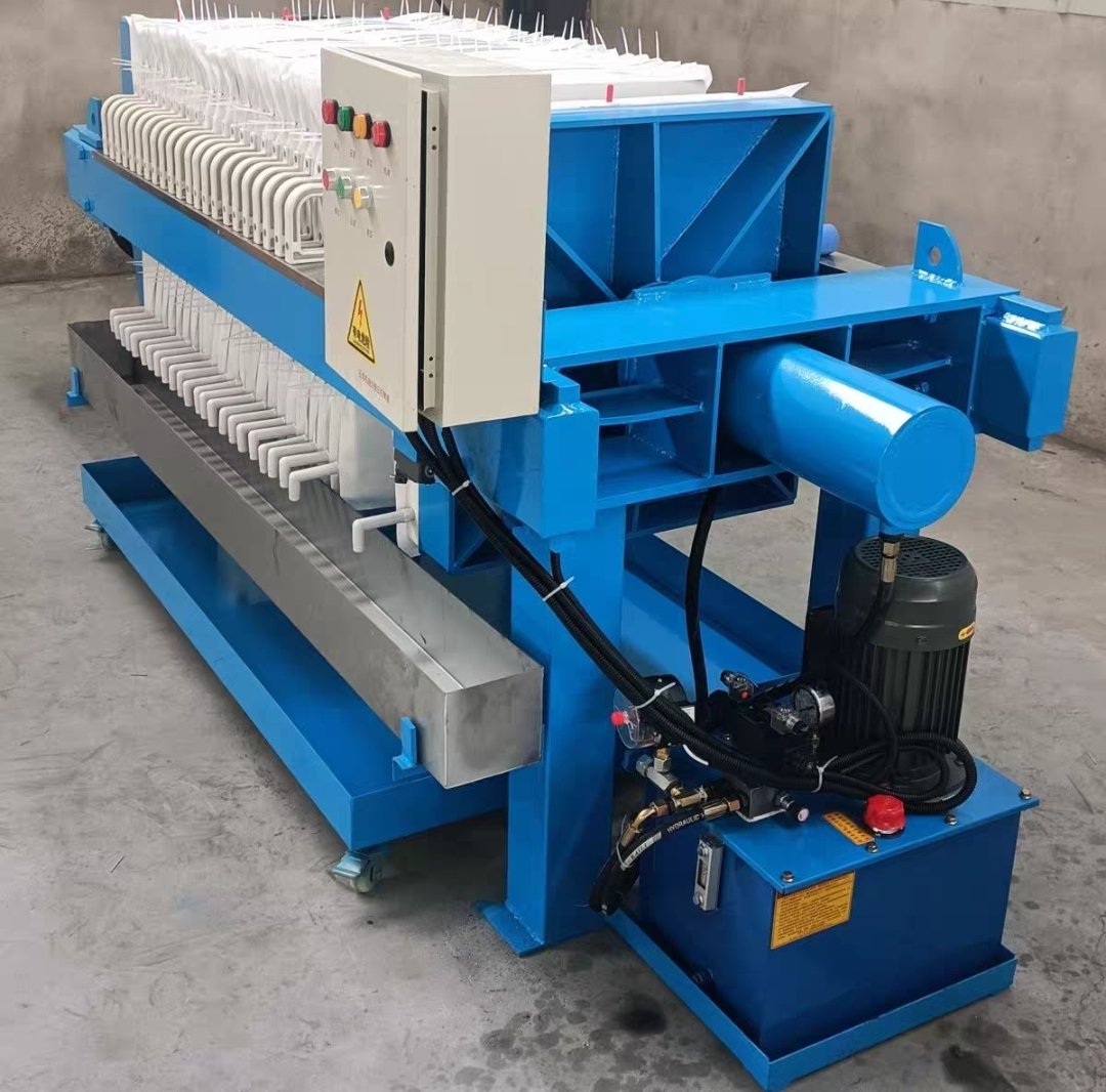 Chemical and fine chemical filter presses in use