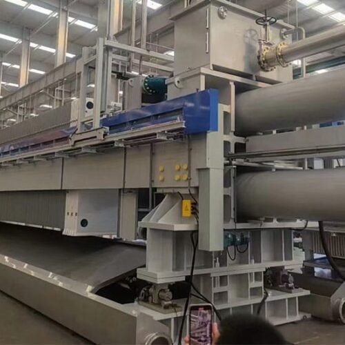 Metallurgical automatic filter press for mineral concentrate dewatering
