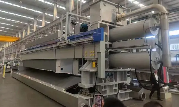 Metallurgical automatic filter press for mineral concentrate dewatering